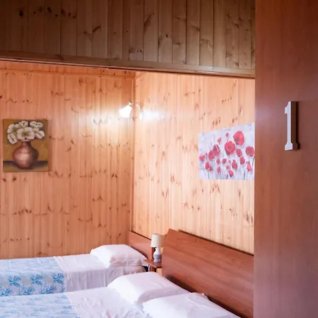 Alojamento de Acomodação e Pequeno-almoço Acqua Di Mare 3*