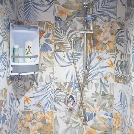 Acqua Di Mare לינה וארוחת בוקר